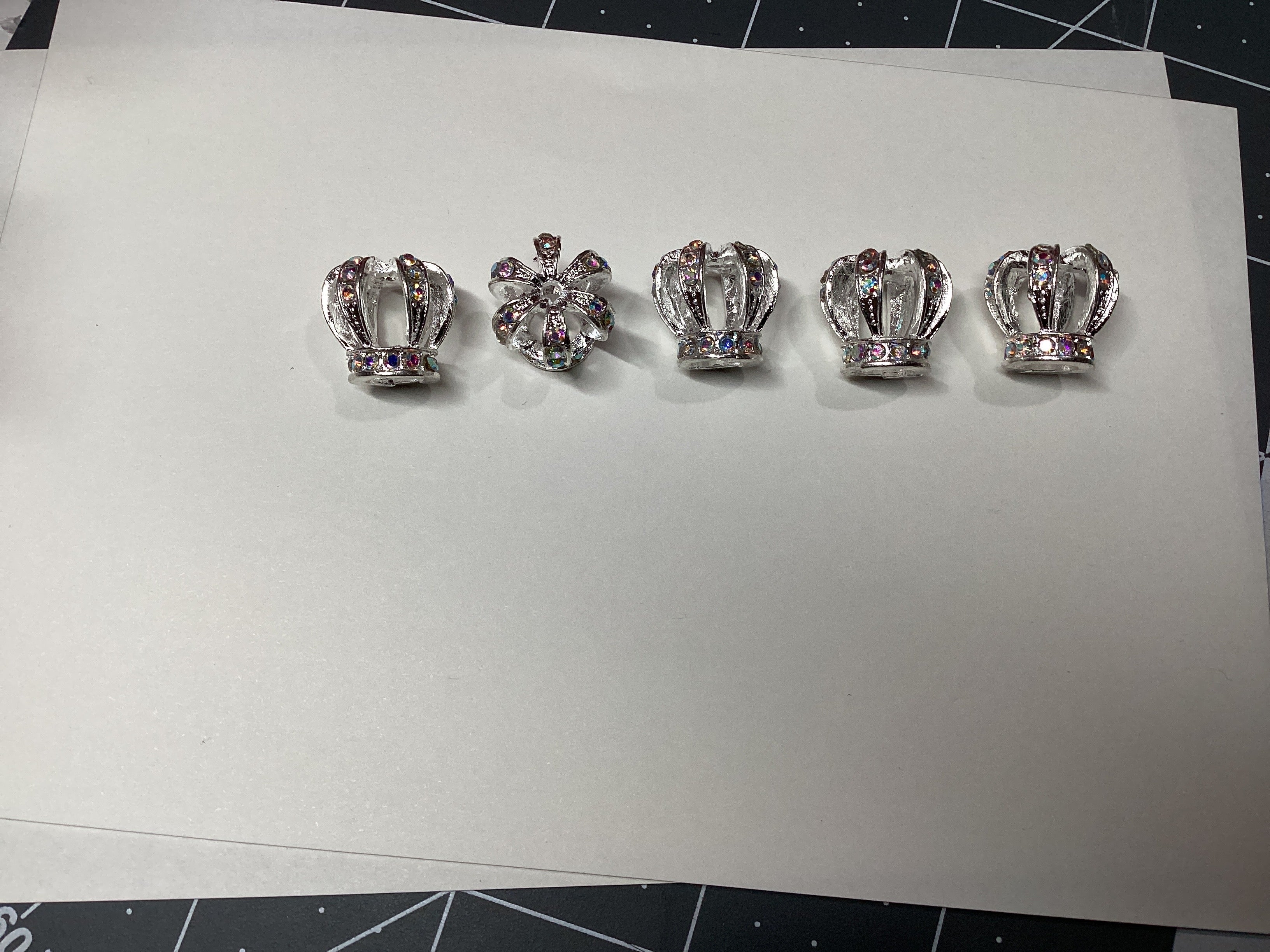 An silver crown